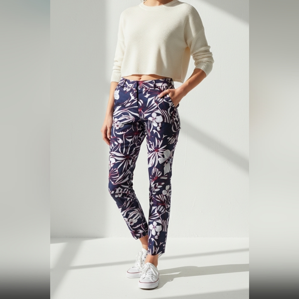 Silk red white and blue floral cropped pants size 6